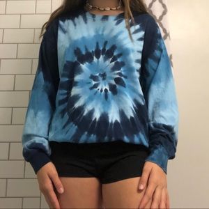 blue tie dye tee